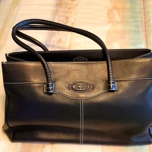 TODS purse, black hand made leather in excellent condition